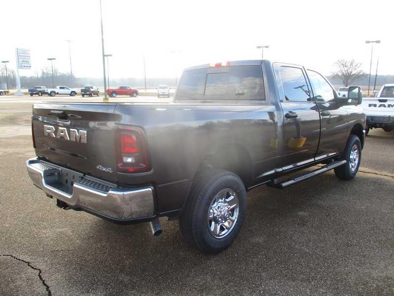 RAM 2500 Tradesman Crew Cab SWB 4WD 2026