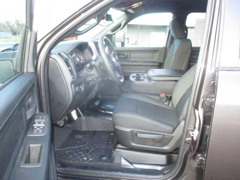 RAM 2500 Tradesman Crew Cab SWB 4WD 2026
