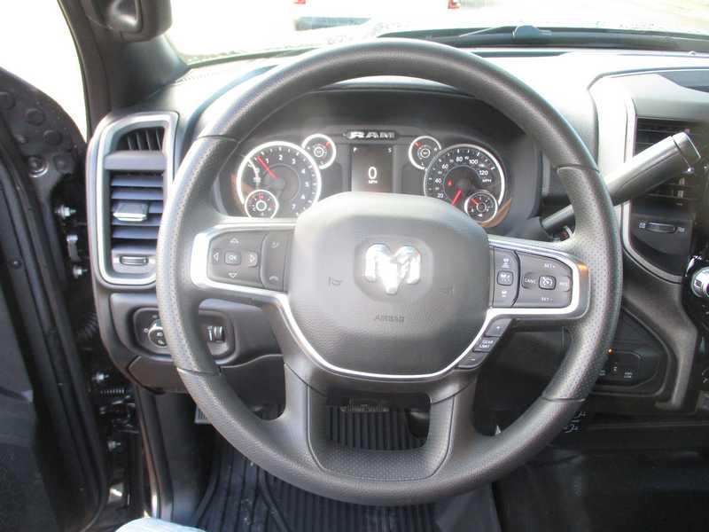 RAM 2500 Tradesman Crew Cab SWB 4WD 2026