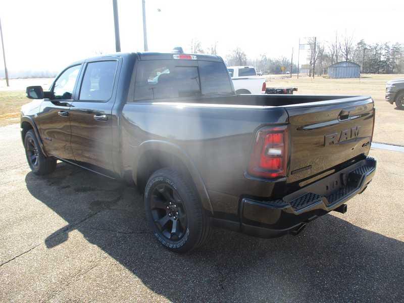 RAM 1500 Big Horn Crew Cab SWB 4WD 2026