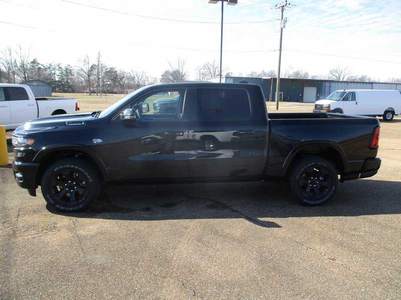 RAM 1500 Big Horn Crew Cab SWB 4WD 2026