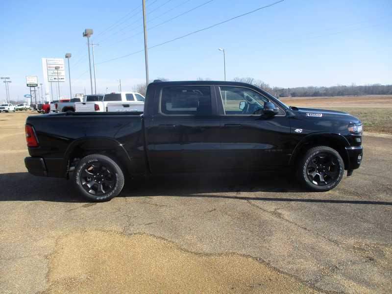 RAM 1500 Big Horn Crew Cab SWB 4WD 2026