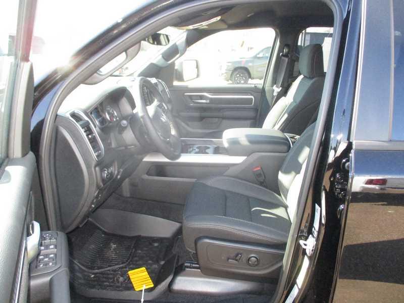 RAM 1500 Big Horn Crew Cab SWB 4WD 2026