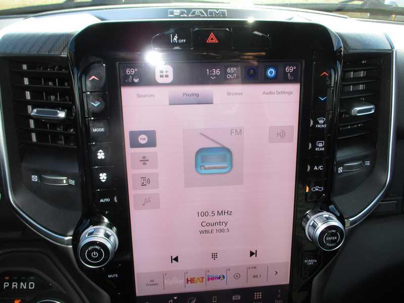 RAM 1500 Big Horn Crew Cab SWB 4WD 2026