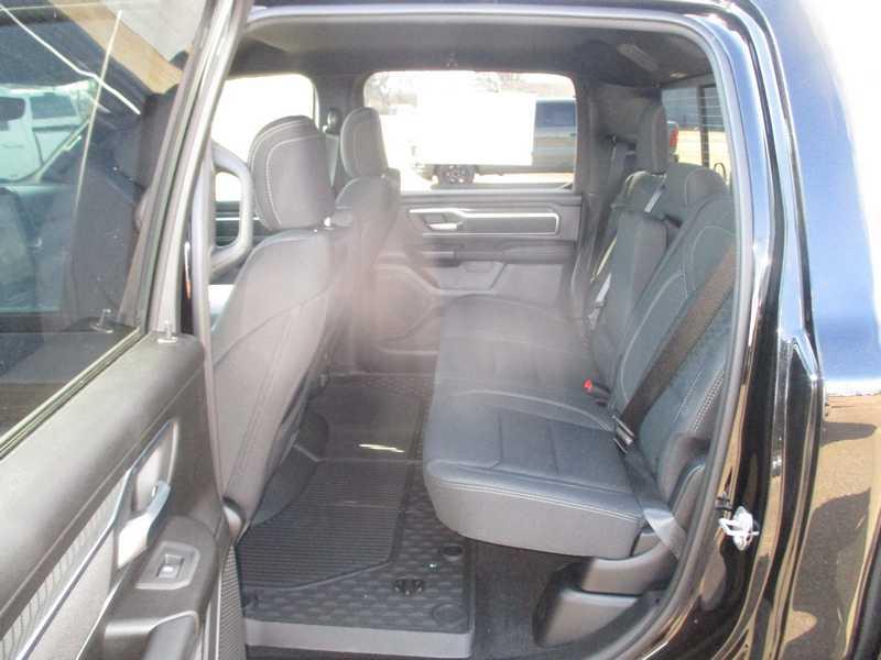 RAM 1500 Big Horn Crew Cab SWB 4WD 2026