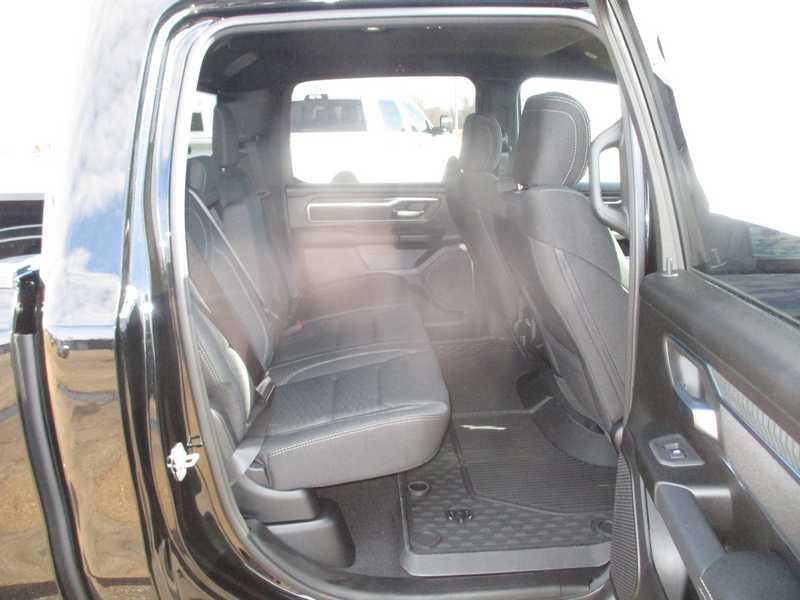 RAM 1500 Big Horn Crew Cab SWB 4WD 2026