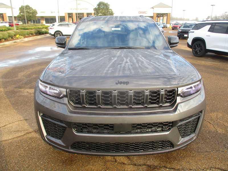 Jeep Grand Cherokee 2WD 4dr Laredo 2026