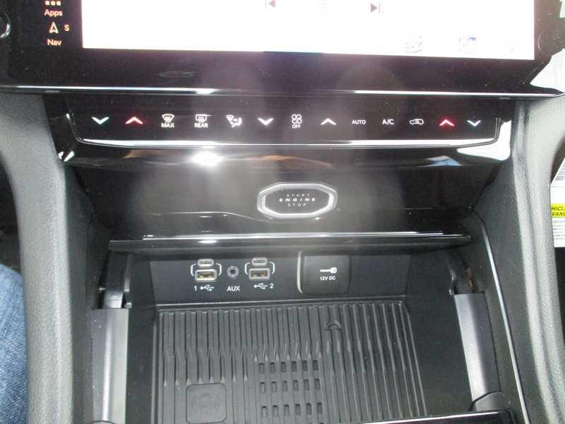 Jeep Grand Cherokee 2WD 4dr Laredo 2026