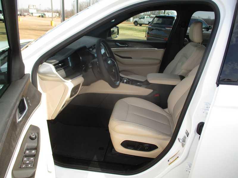 Jeep Grand Cherokee 2WD 4dr Limited 2026