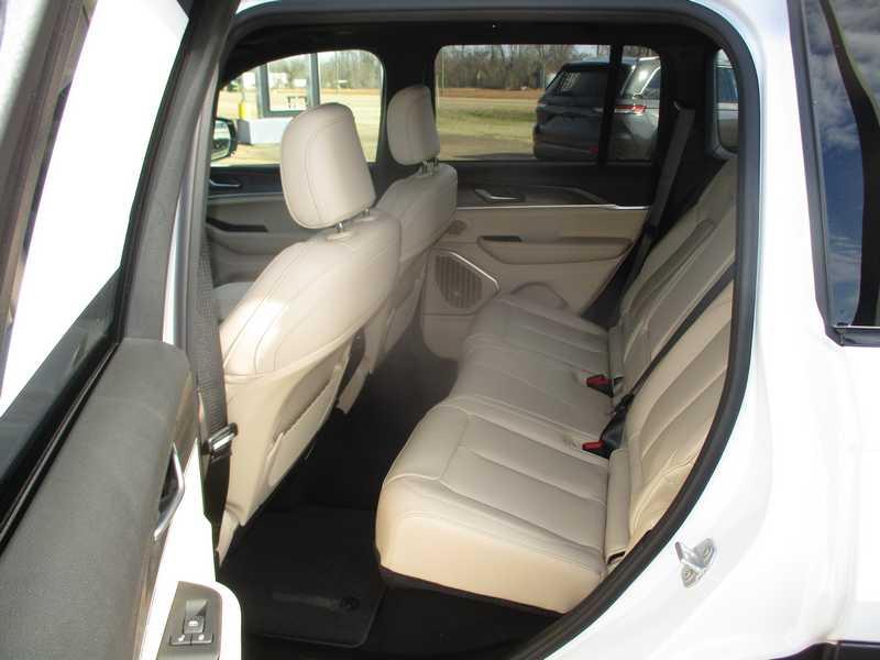 Jeep Grand Cherokee 2WD 4dr Limited 2026