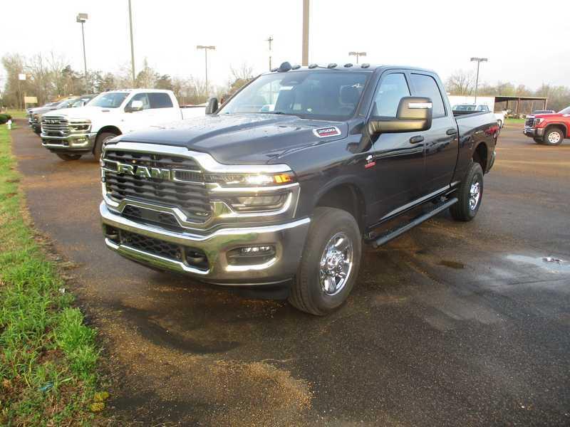 RAM 2500 Tradesman Crew Cab 4WD 2026
