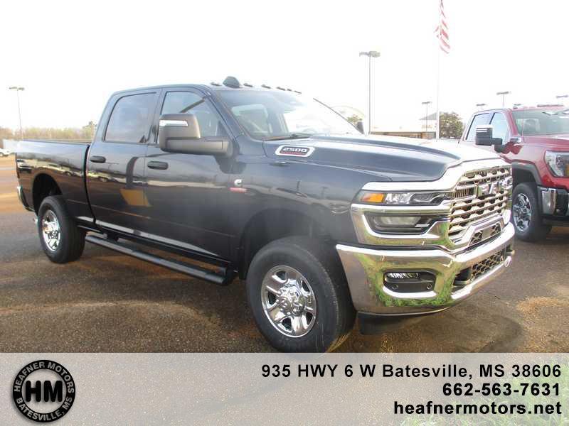 RAM 2500 Tradesman Crew Cab 4WD 2026