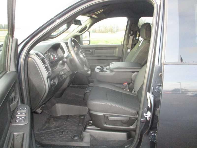 RAM 2500 Tradesman Crew Cab 4WD 2026