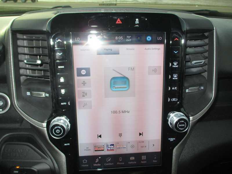 RAM 2500 Tradesman Crew Cab 4WD 2026