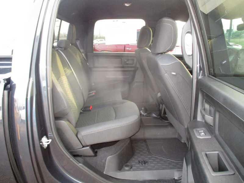 RAM 2500 Tradesman Crew Cab 4WD 2026