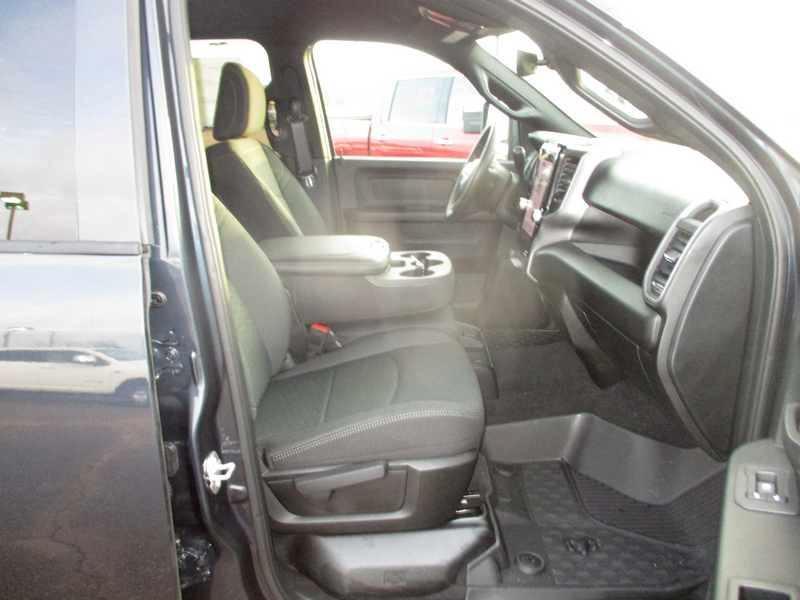 RAM 2500 Tradesman Crew Cab 4WD 2026