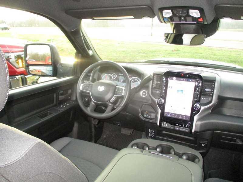 RAM 2500 Tradesman Crew Cab 4WD 2026