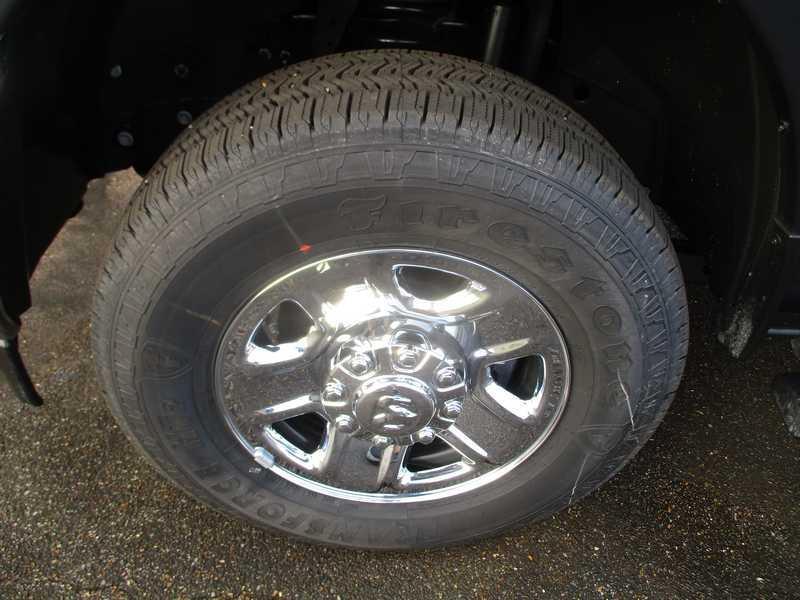 RAM 2500 Tradesman Crew Cab 4WD 2026