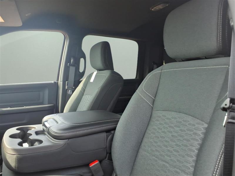 RAM 2500 Tradesman Crew Cab 4WD 2026