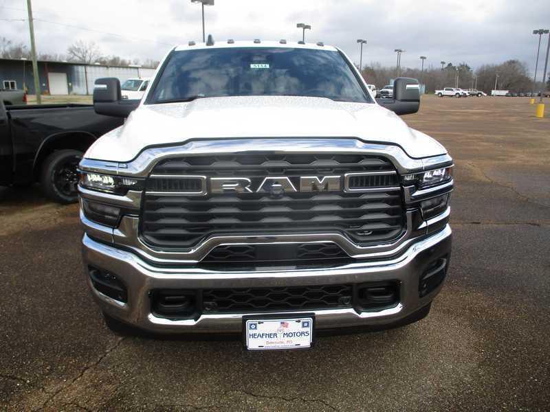 RAM 2500 Tradesman Crew Cab 4WD 2026
