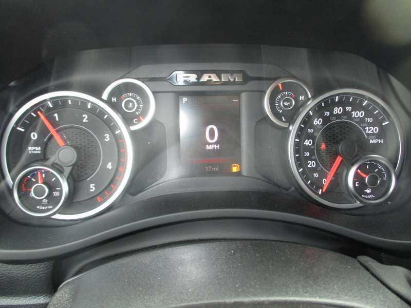 RAM 2500 Tradesman Crew Cab 4WD 2026