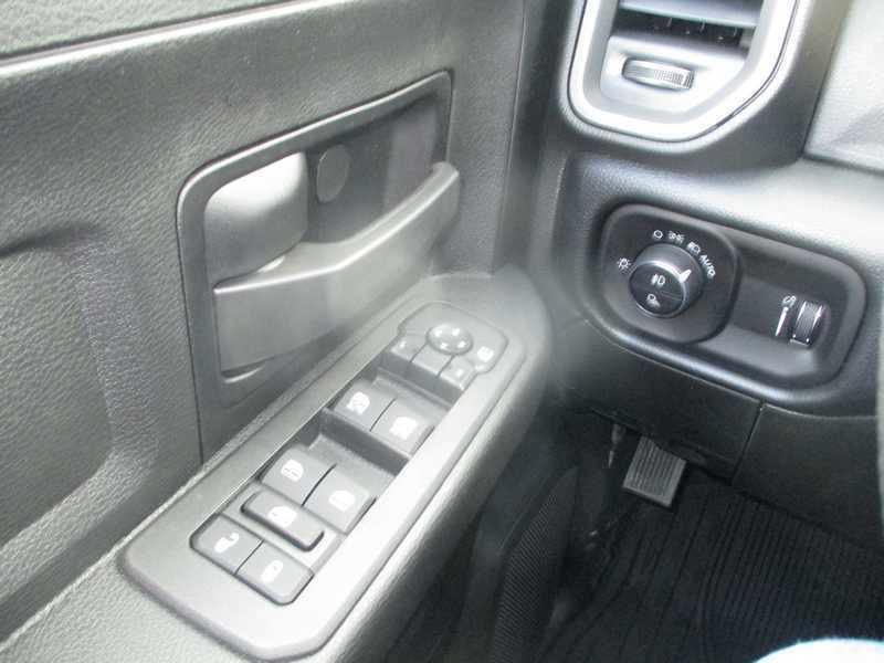 RAM 2500 Tradesman Crew Cab 4WD 2026