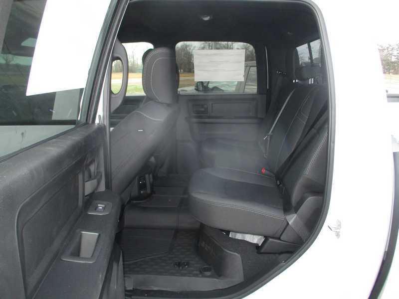 RAM 2500 Tradesman Crew Cab 4WD 2026