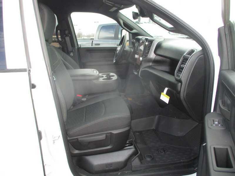 RAM 2500 Tradesman Crew Cab 4WD 2026