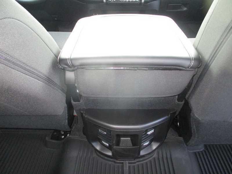 RAM 2500 Tradesman Crew Cab 4WD 2026