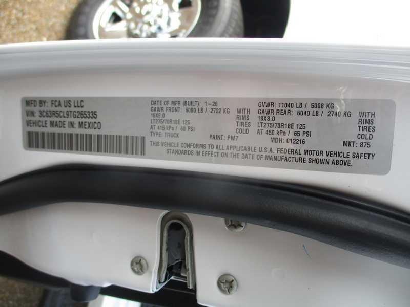 RAM 2500 Tradesman Crew Cab 4WD 2026