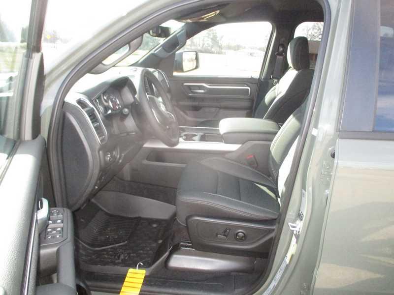 RAM 1500 Big Horn Crew Cab SWB 4WD 2026