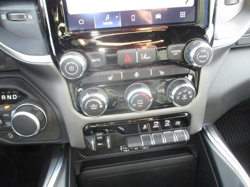 RAM 1500 Big Horn Crew Cab SWB 4WD 2026