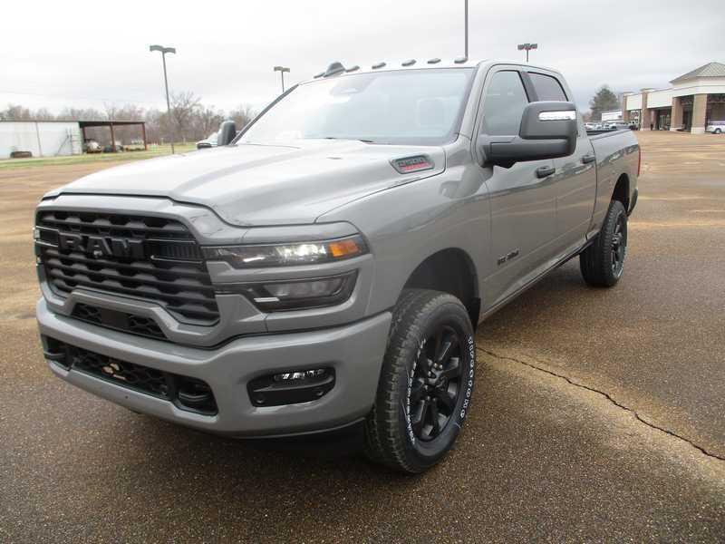 RAM 2500 Tradesman Crew Cab SWB 4WD 2026