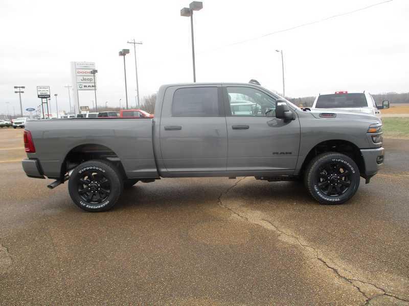 RAM 2500 Tradesman Crew Cab SWB 4WD 2026