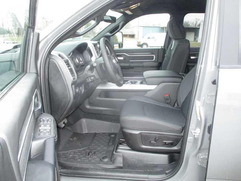 RAM 2500 Tradesman Crew Cab SWB 4WD 2026