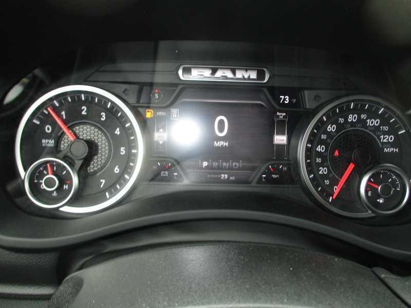 RAM 2500 Tradesman Crew Cab SWB 4WD 2026