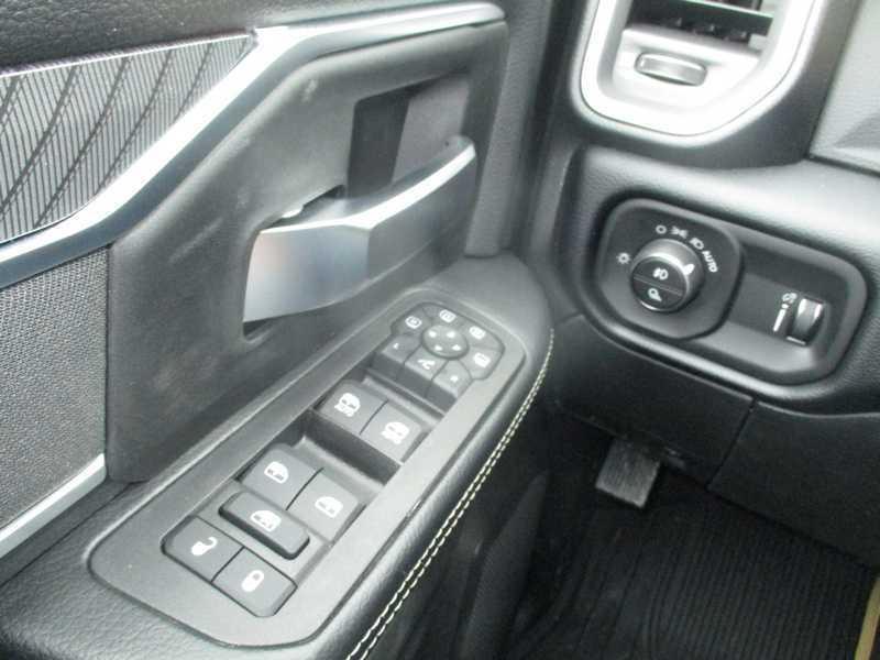 RAM 2500 Tradesman Crew Cab SWB 4WD 2026