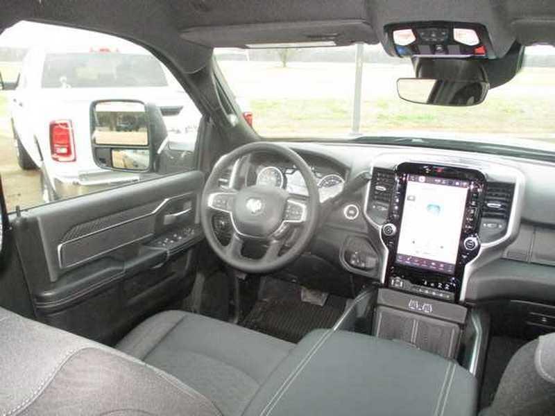 RAM 2500 Tradesman Crew Cab SWB 4WD 2026