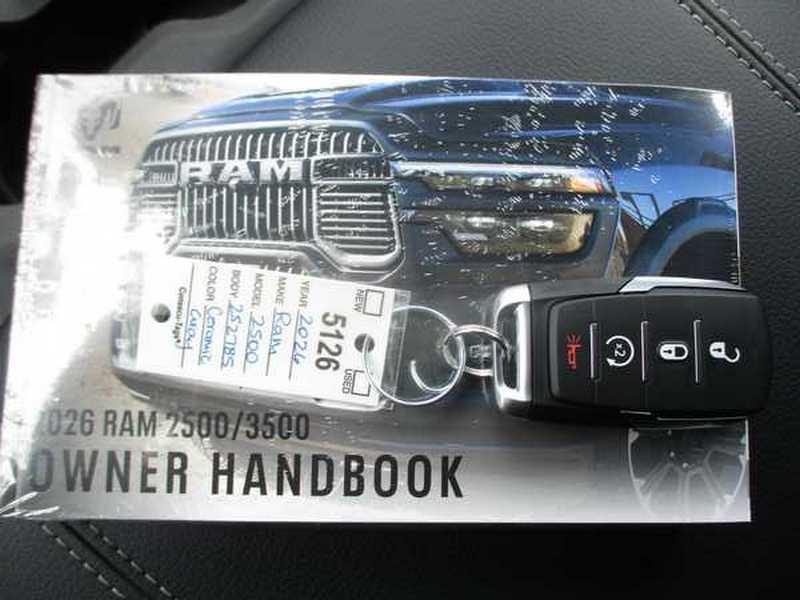 RAM 2500 Tradesman Crew Cab SWB 4WD 2026