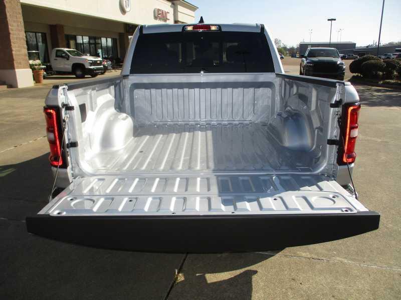 RAM 1500 Big Horn Crew Cab SWB 4WD 2026