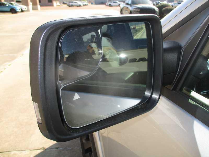 RAM 1500 Big Horn Crew Cab SWB 4WD 2026