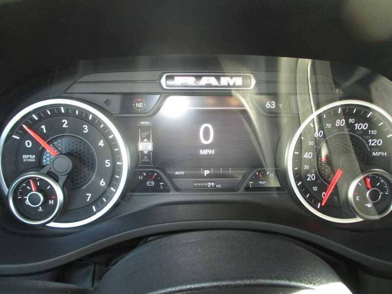 RAM 1500 Big Horn Crew Cab SWB 4WD 2026