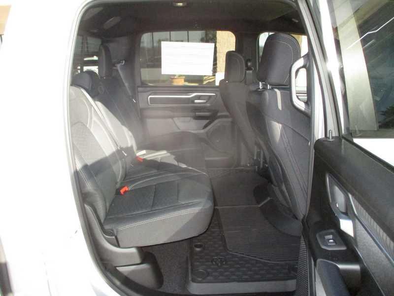 RAM 1500 Big Horn Crew Cab SWB 4WD 2026