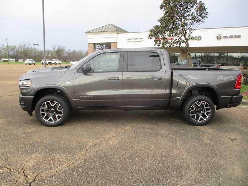 RAM 1500 Laramie Crew Cab SWB 4WD 2026