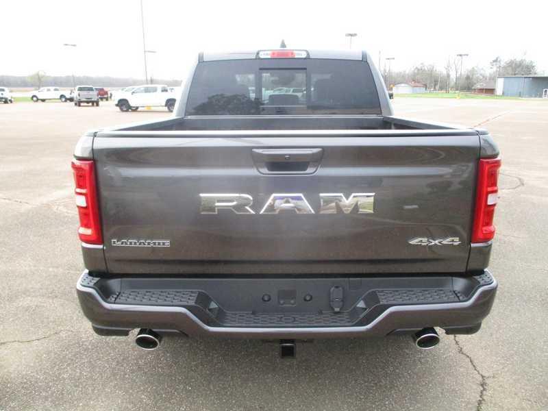RAM 1500 Laramie Crew Cab SWB 4WD 2026