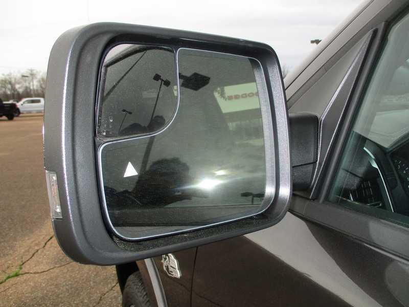 RAM 1500 Laramie Crew Cab SWB 4WD 2026