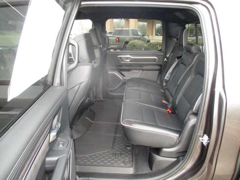 RAM 1500 Laramie Crew Cab SWB 4WD 2026