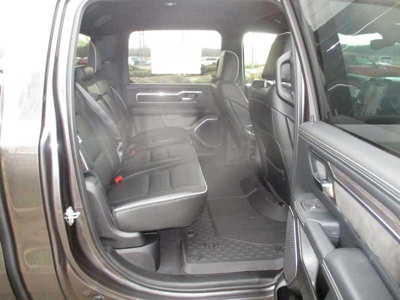 RAM 1500 Laramie Crew Cab SWB 4WD 2026