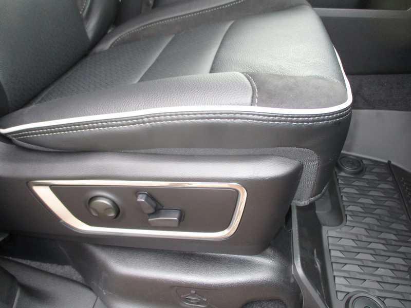 RAM 1500 Laramie Crew Cab SWB 4WD 2026