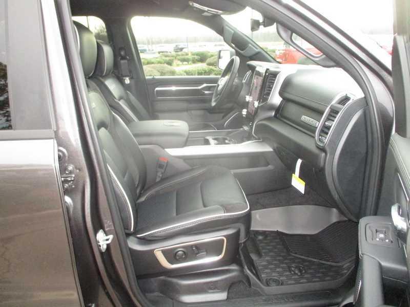 RAM 1500 Laramie Crew Cab SWB 4WD 2026